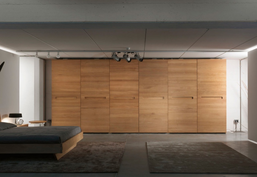 Wardrobe with sliding doors Plano, Riva 1920