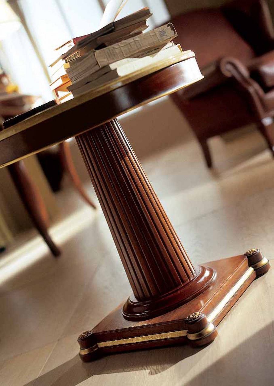 A coffee table, Zanaboni