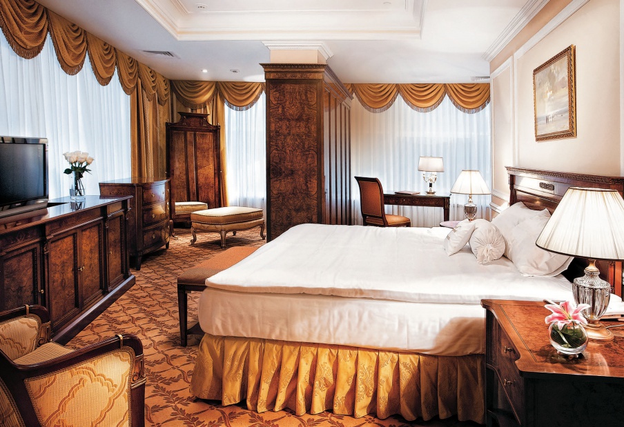 Bedroom in a luxurious room, Francesco Molon