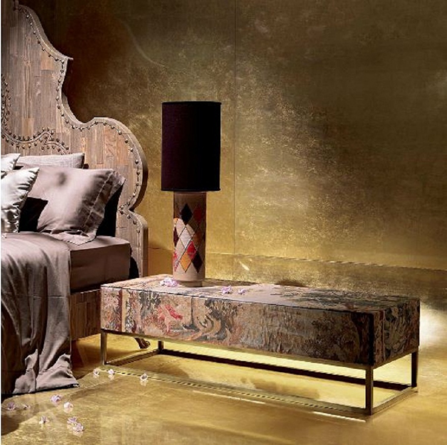 Nightstands bedside, Ego