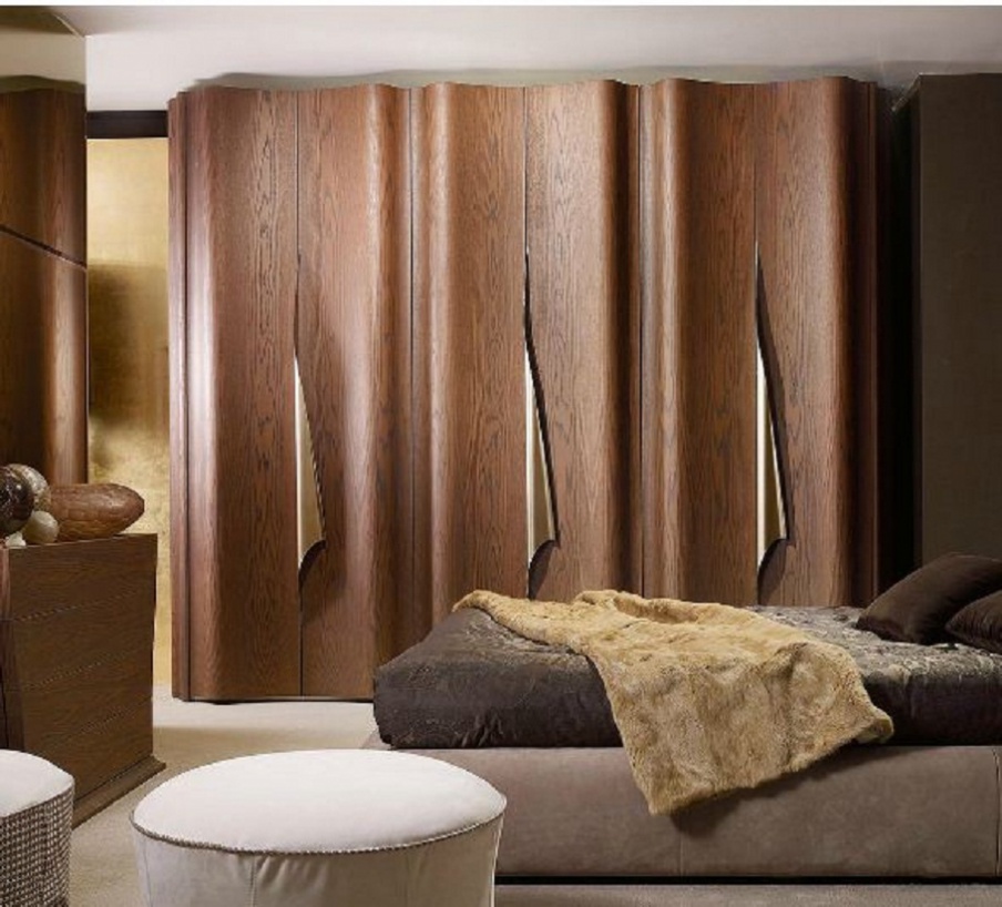 The Sipario Wardrobe, Ego