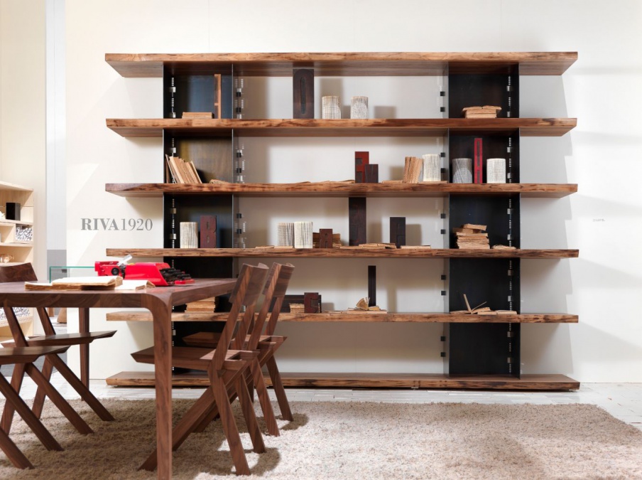 A rack with a frame made of iron Brie, Riva 1920