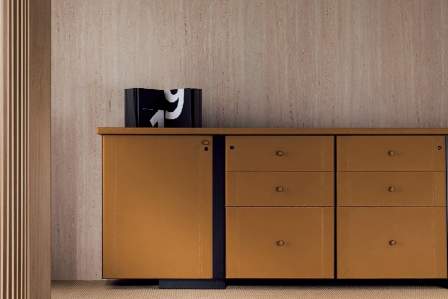 A chest of drawers in leather Elite, I4 Mariani