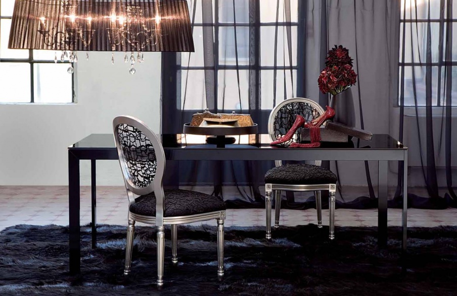 The chair with the frame made of solid wood Remix/S/B Vanity, Moda