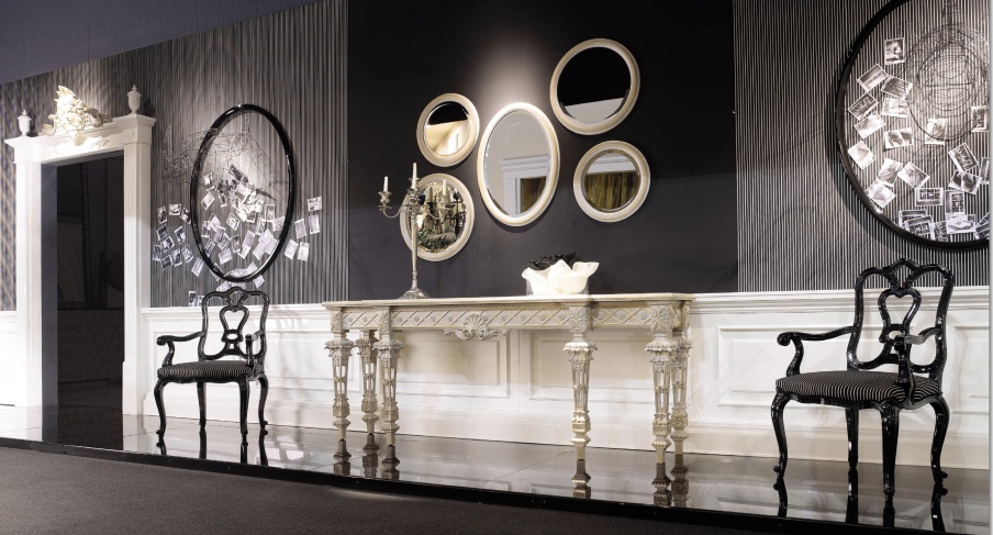 The console is made of solid wood, Elledue