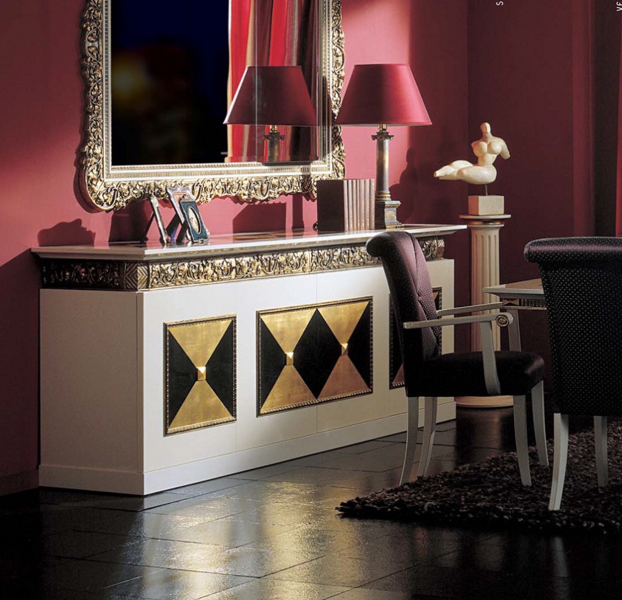 A sideboard made of solid wood, Elledue