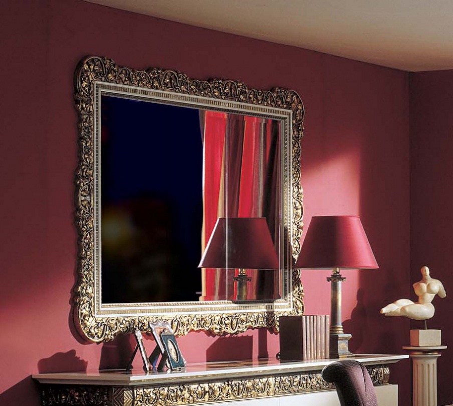 A mirror with an opening niche, Elledue