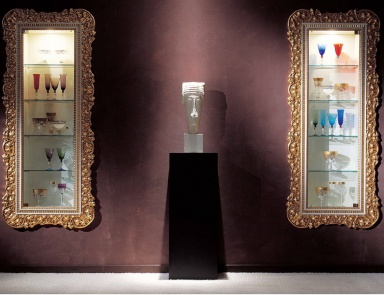 Showcase with five niches, Elledue