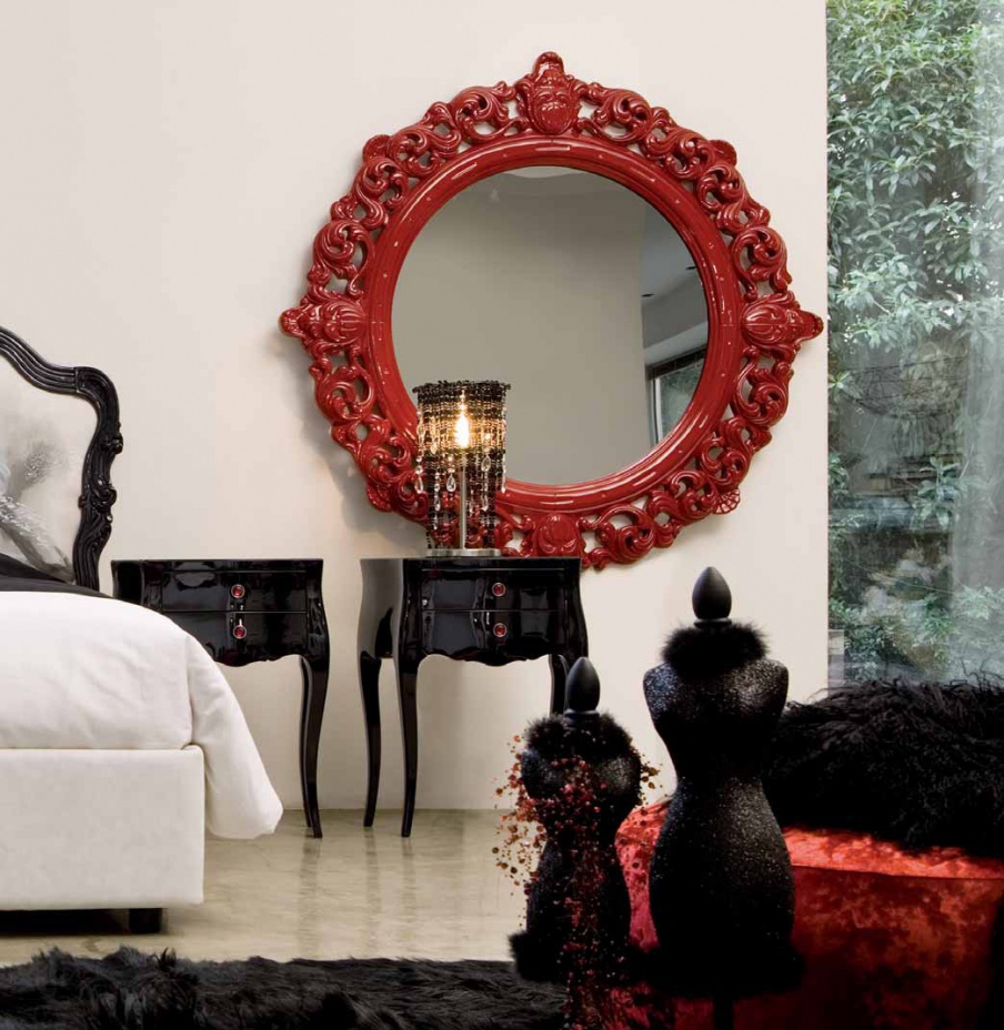 Mirror round Narcisse, Moda