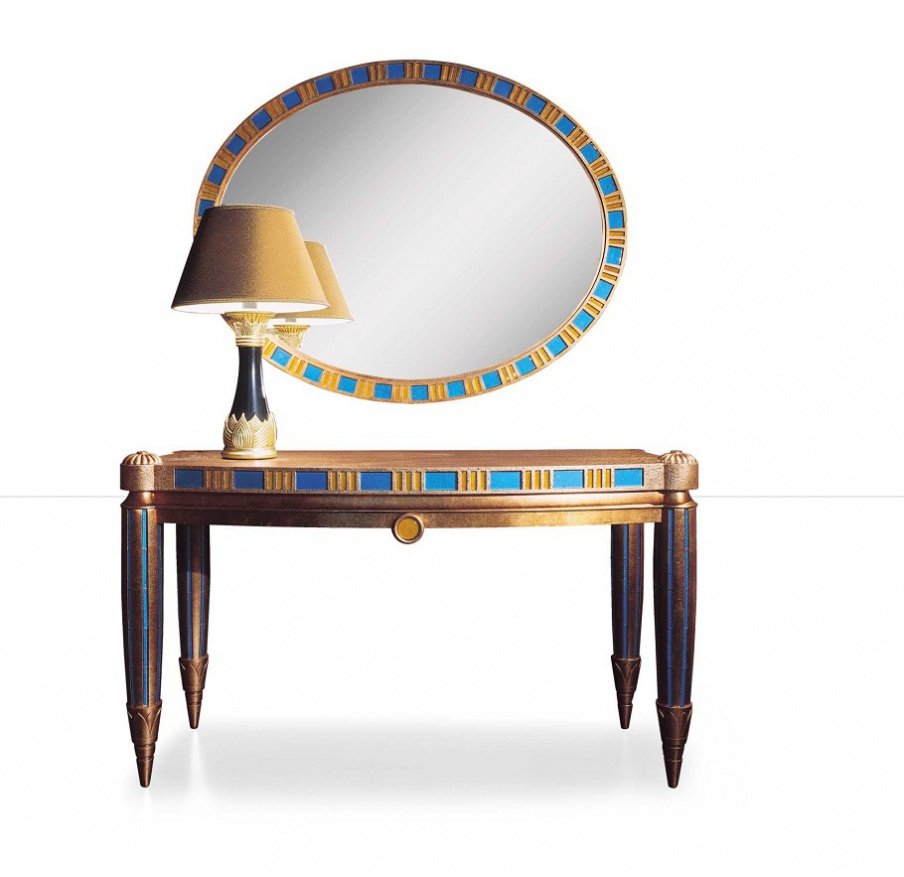 The console on high legs, Elledue