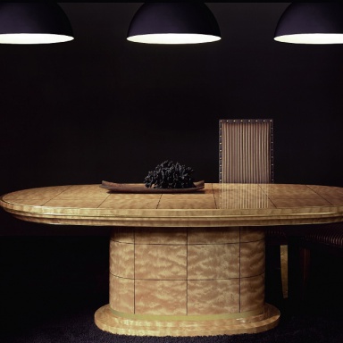 The Orpheo dining table