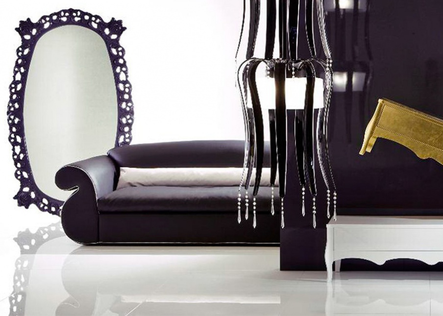 The mirror in carved frame in solid wood Oval Narcisse, Moda