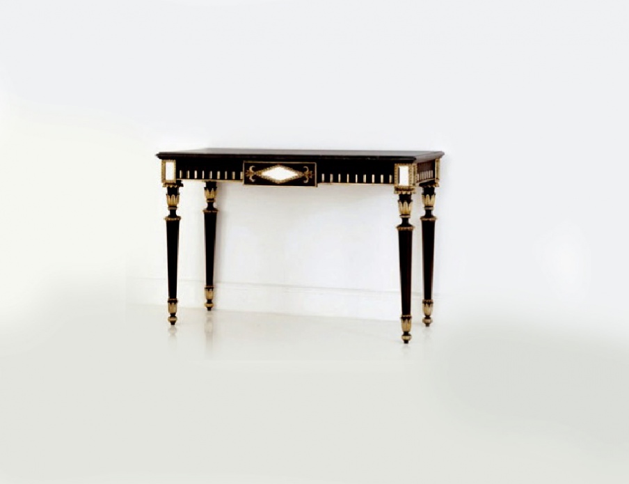 The console is made of solid wood, Chelini