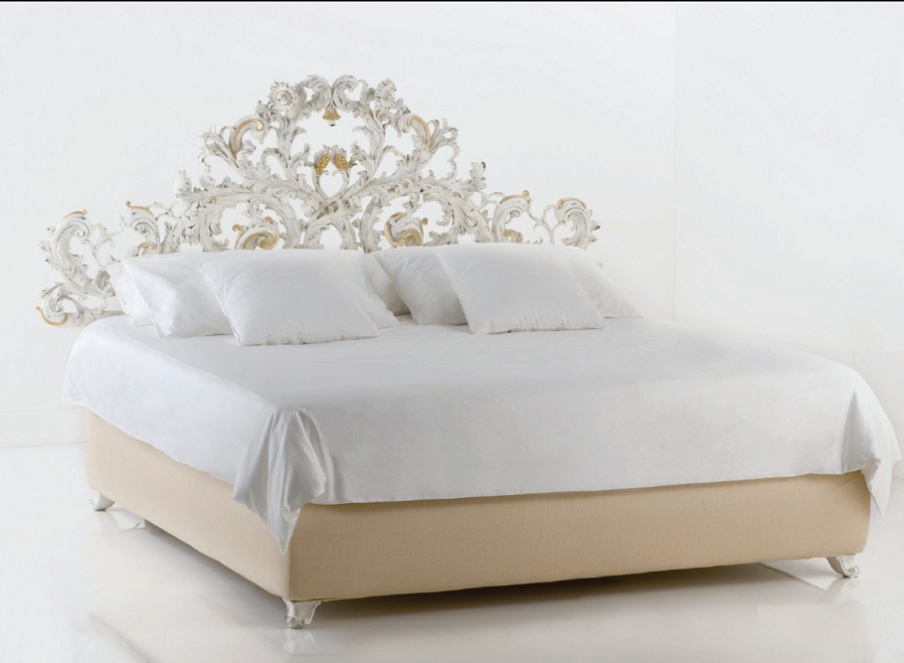 Double bed with high headboard, Chelini