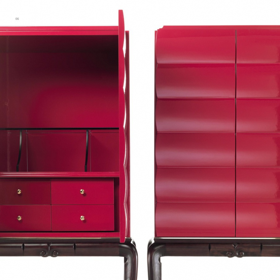 Chest of drawers solid wood varnished work was first performed Elledue