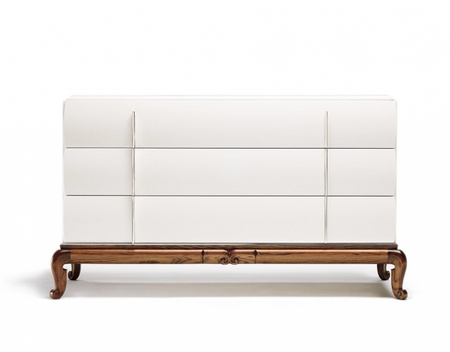 Chest of drawers solid wood varnished work was first performed Elledue