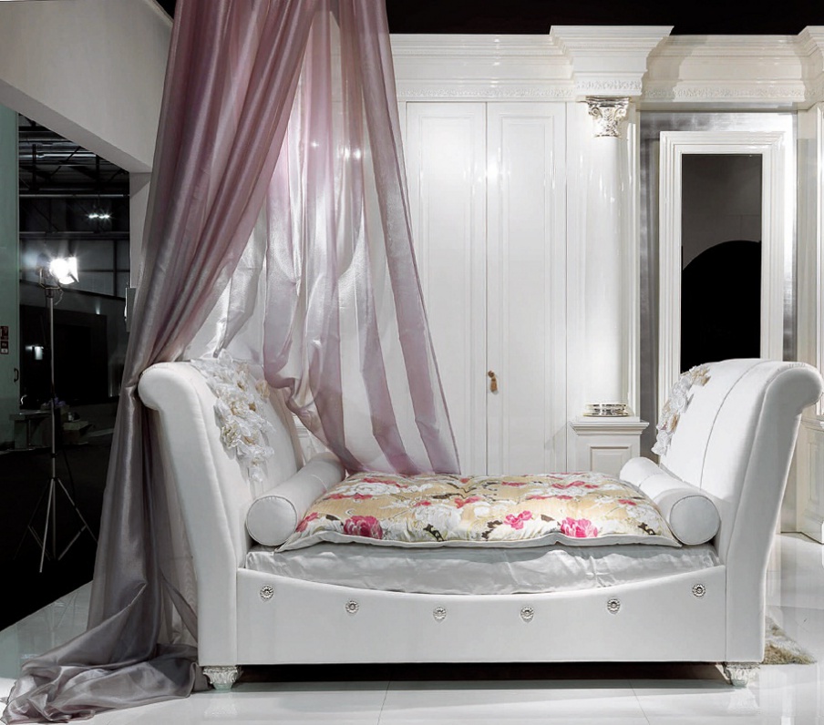 Bed made of solid wood, Elledue