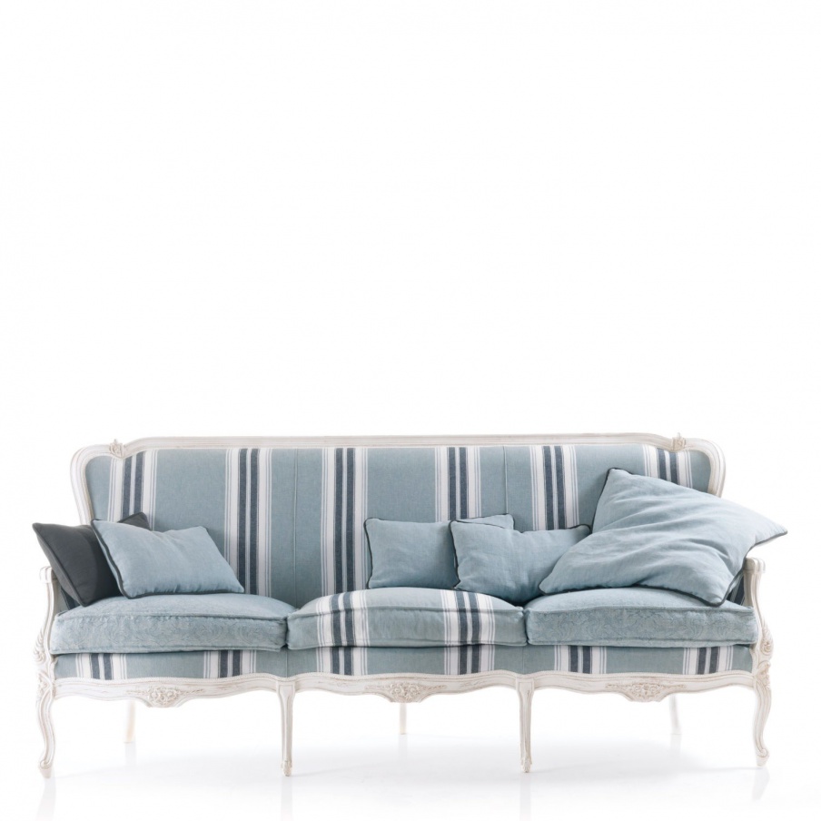 Two-seater sofa carved frame on the Ground, Moda