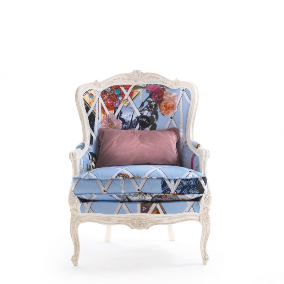 Chair frame with carved high back Bergere Ground, Moda