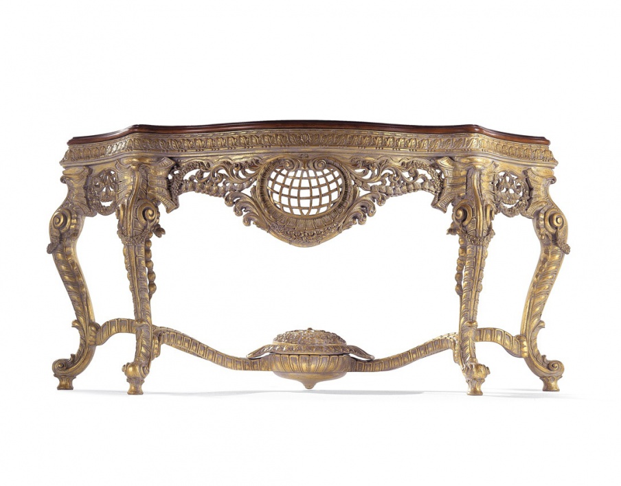 The console is natural wood Jumbo Collection