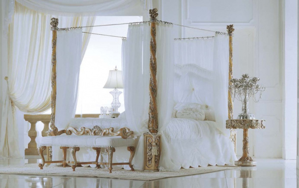Double bed with canopy