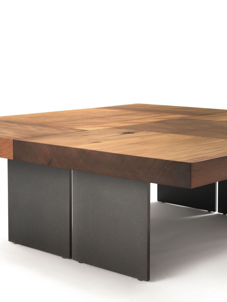 Coffee table with polished top made of Kauri wood Block Auckland, Riva