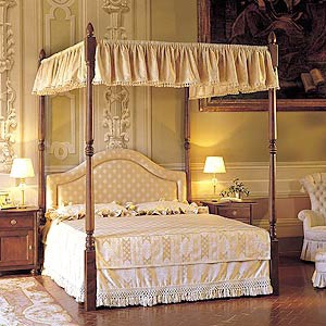 Bed with high headboard 