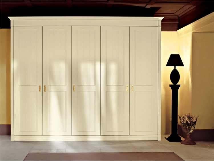 WARDROBE, MINACCIOLO