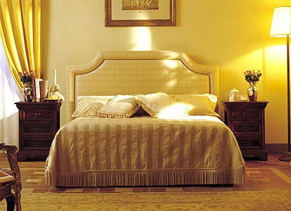 Bed with high headboard - DOLFI