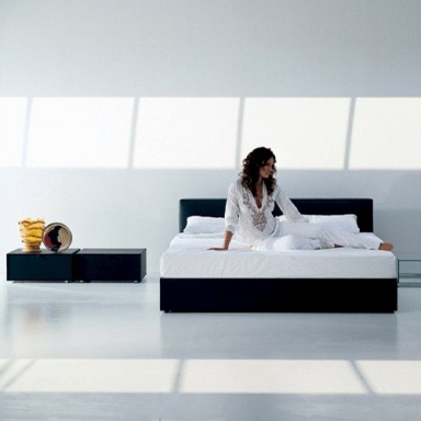 The Metropolitan Bed