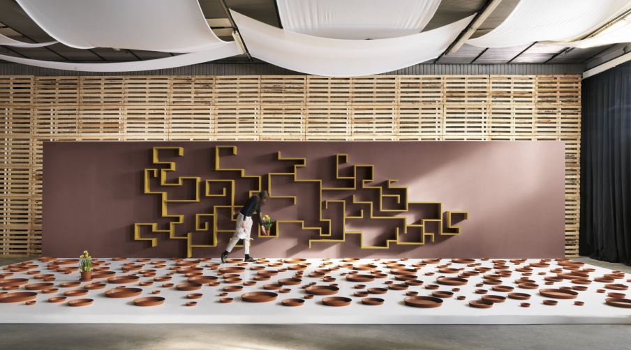 The LagoLinea Shelves, Lago