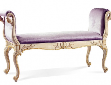 The couch from the Italian manufacturer Roberto Giovaninni.