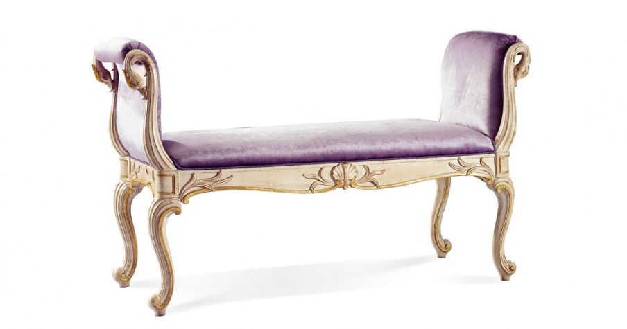 The couch from the Italian manufacturer Roberto Giovaninni.