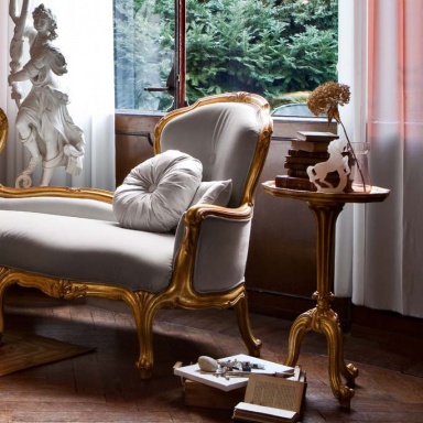 Pridivanny table Roberto Giovannini