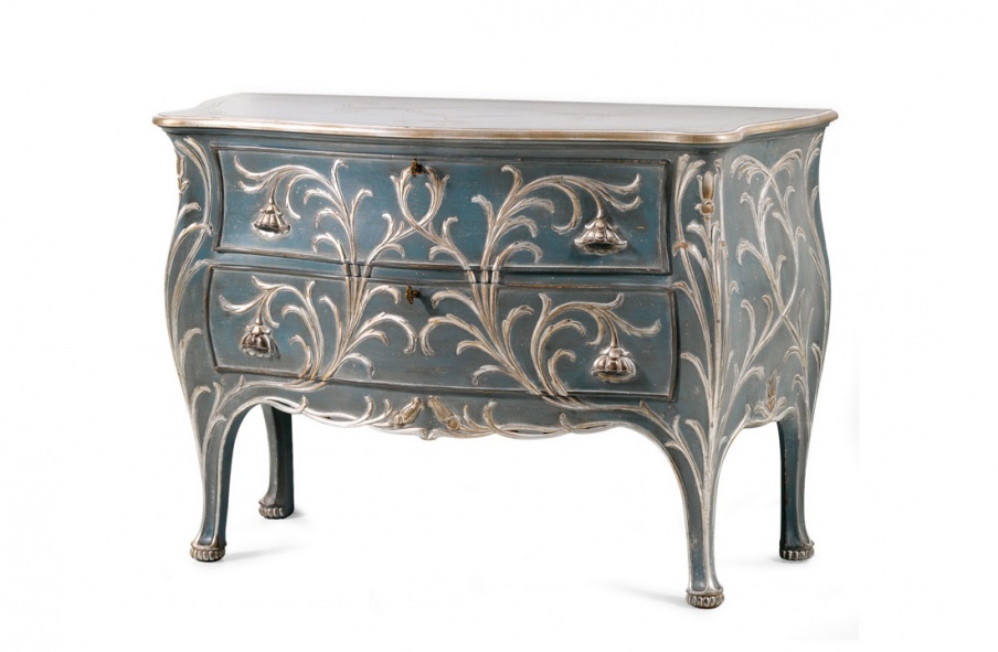 A chest of drawers from the Italian producer Roberto Giovaninni