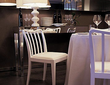 The chair with the frame made of solid wood, Amelia - Porada