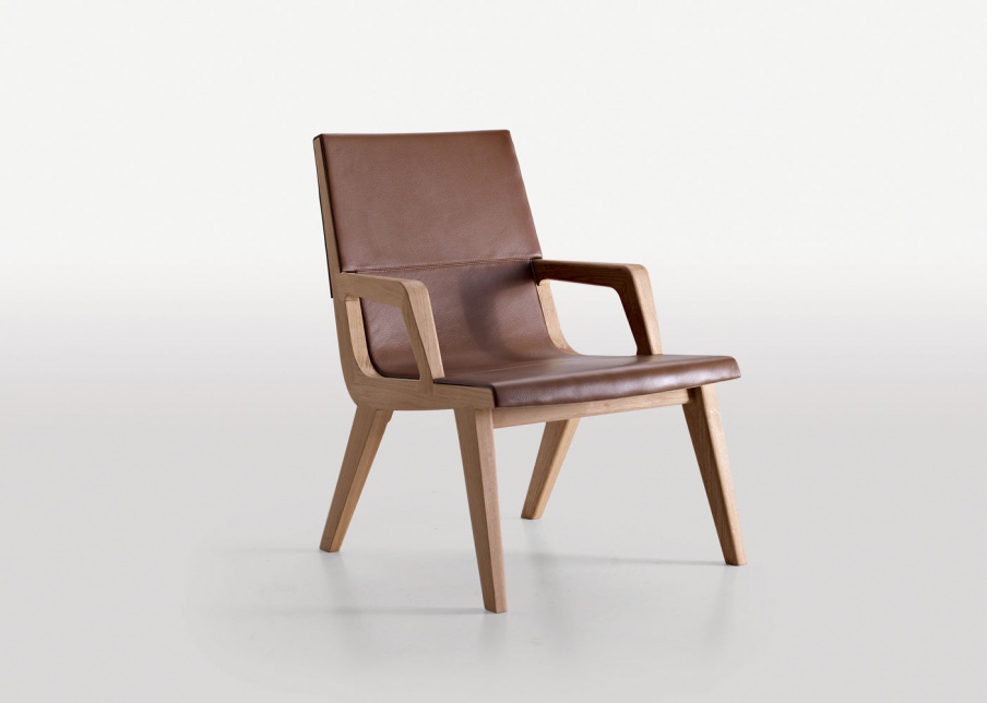 Chair in leather upholstery Acanto, Maxalto