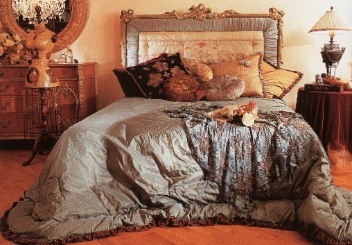 Double bed with upholstered headboard - Provasi