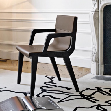 Chair with armrests Acanto