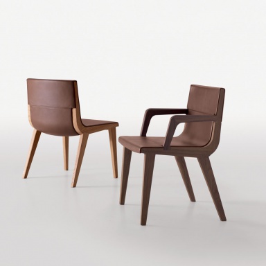 Chair with armrests Acanto