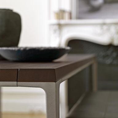 Antares dining table