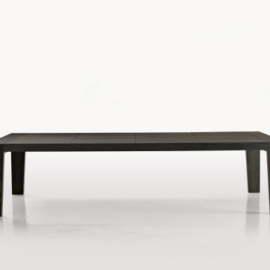 Omero dining table
