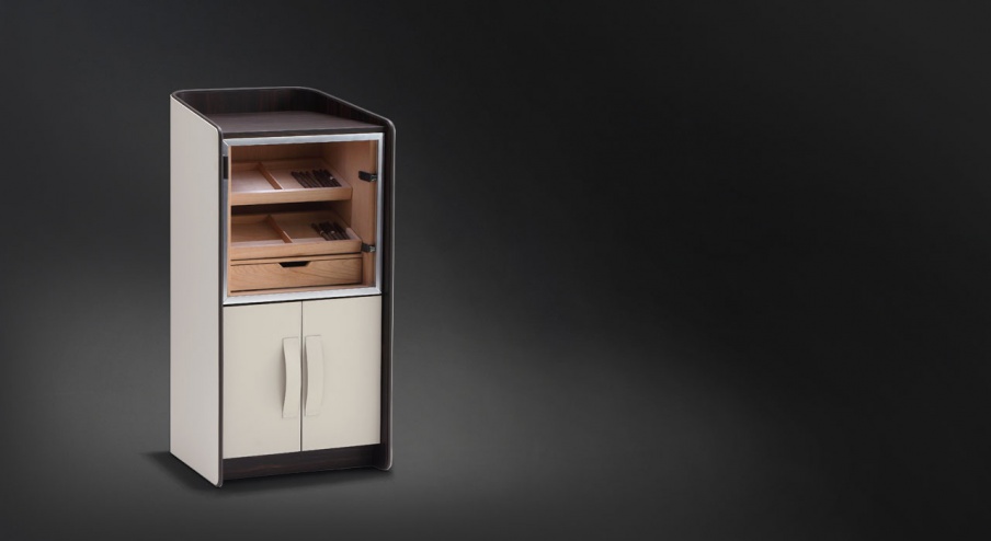 The Gentleman Cabinet natural wood Flou