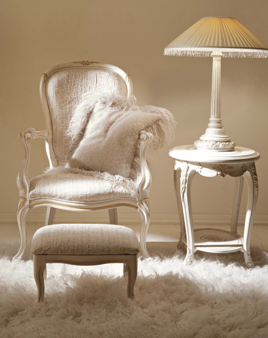 Pridivannogo table with carved elements Ambiente Notte, Savio Firmino