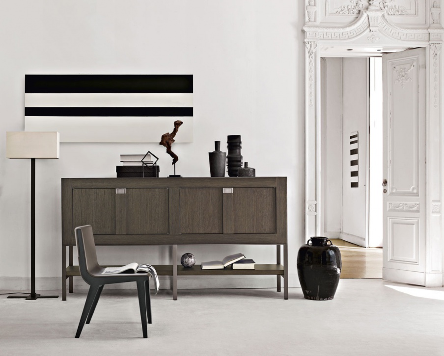 The Eracle bollard made from natural wood, Maxalto