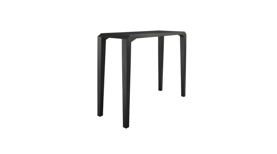 The console is natural wood VILLA ROSE, Ligne Roset