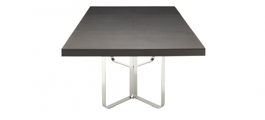 AVA dining table, Ligne Roset 