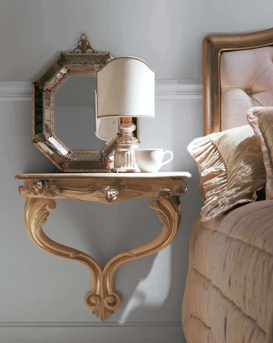 The octagonal mirror, Savio Firmino