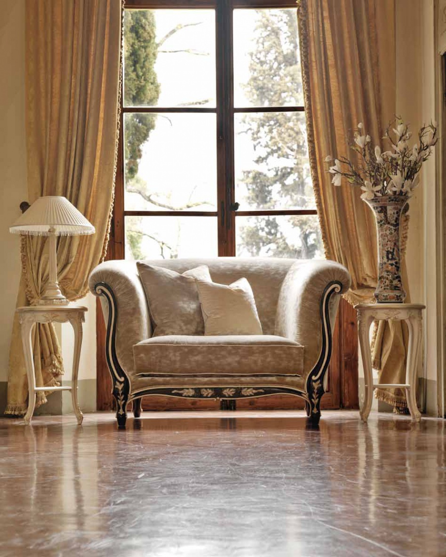 The chair in upholstered in textile, Savio Firmino