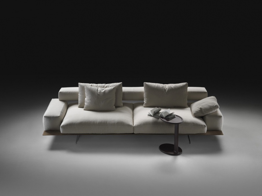 Two seater sofa with frame made of metal Wing, Flexform Luxury